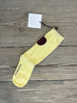 SOCK WITH APPLE DETAIL YELLOW