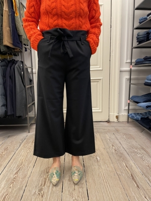 ANCKLE TROUSERS IN LIGHT WOOL  BLACK